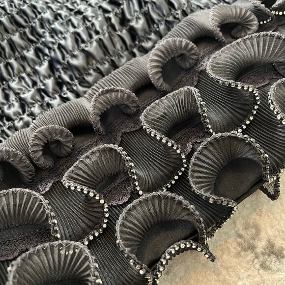 Vintage Jeanette for St. Martin Black Smocked Ruffle Cocktail Dress Stretch 6 - Picture 9 of 9